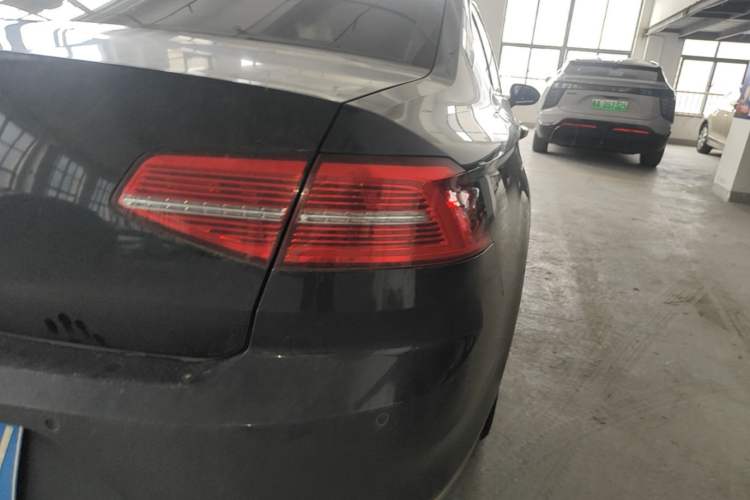 Used Volkswagen Magotan 2019 280TSI DSG Comfort Model China V Standard Right Rear Taillight