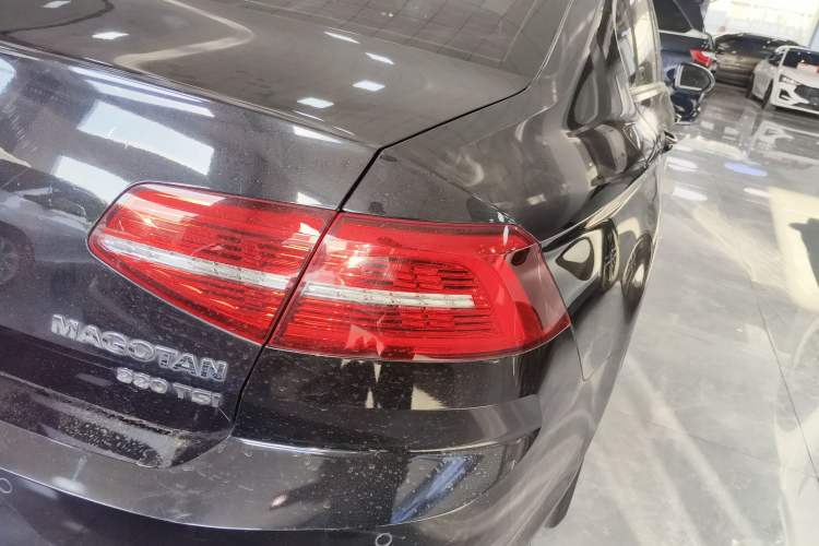 Used Volkswagen Magotan 2019 330TSI DSG Leading Model China VI Standard Right Rear Taillight