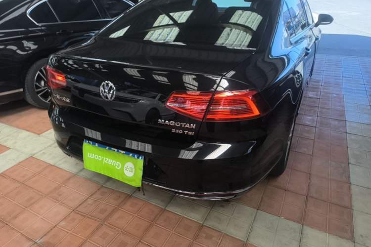 Used Volkswagen Magotan 2019 330TSI DSG Luxury Model China V Standard Right Rear Taillight