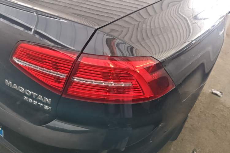 Used Volkswagen Magotan 2019 280TSI DSG Comfort Model China VI Standard Right Rear Taillight