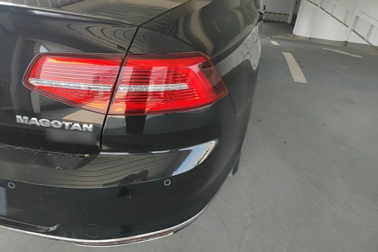 Used Volkswagen Magotan 2019 330TSI DSG Leading Model China VI Standard Right Rear Taillight