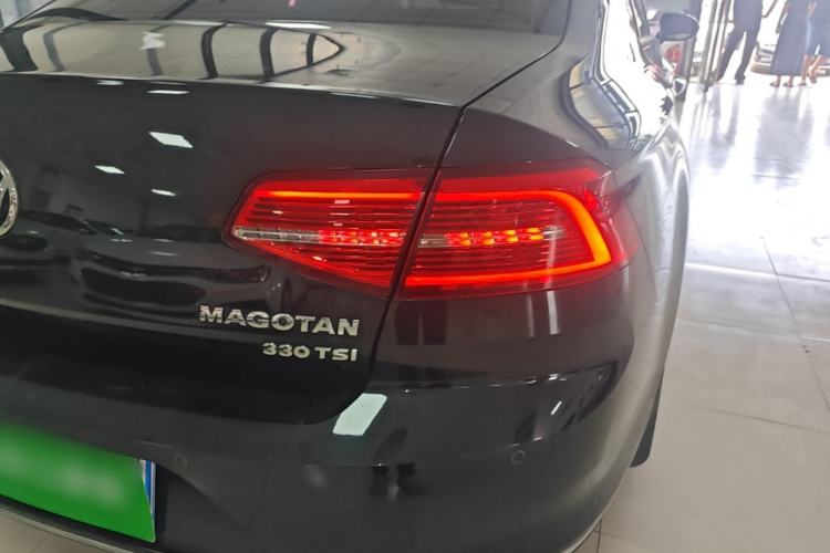 Used Volkswagen Magotan 2019 330TSI DSG Luxury Model China V Standard Right Rear Taillight