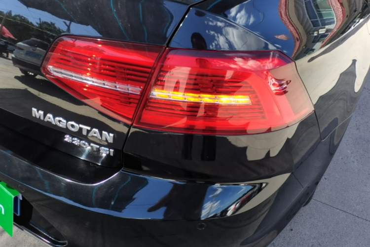 Used Volkswagen Magotan 2019 330TSI DSG Luxury Model China V Standard Right Rear Taillight