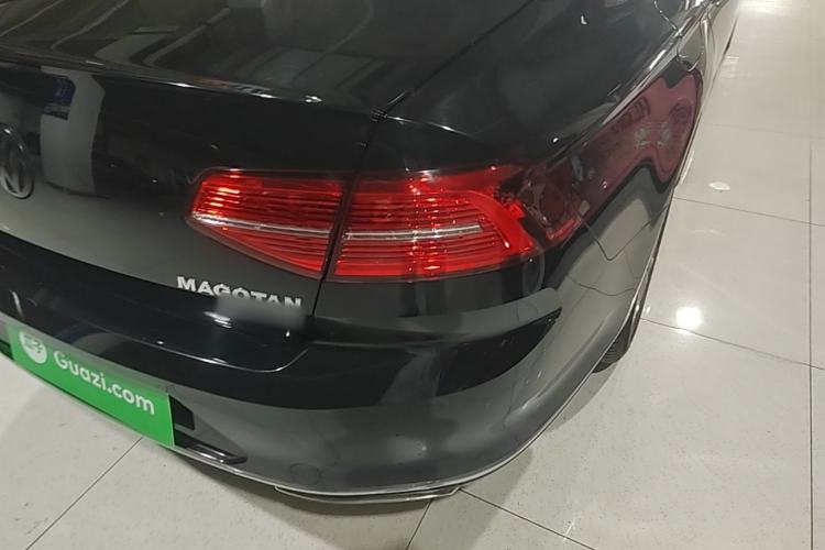 Used Volkswagen Magotan 2019 330TSI DSG Luxury Version China VI Standard Right Rear Taillight