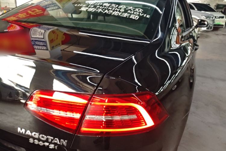 Used Volkswagen Magotan 2019 330TSI DSG Leading Edition China V Standard Right Rear Taillight