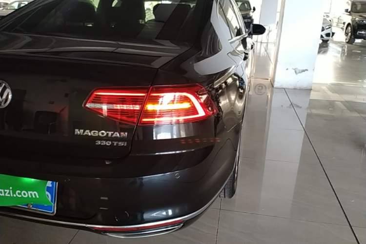 Used Volkswagen Magotan 2019 330TSI DSG Leading Model China VI Standard Right Rear Taillight