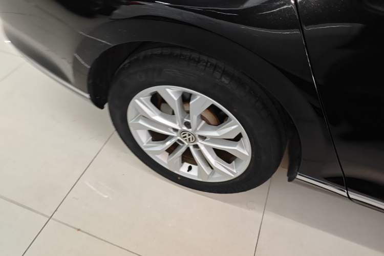 Used Volkswagen Magotan 2019 330TSI DSG Luxury Version China VI Standard Right Rear Wheel Hub