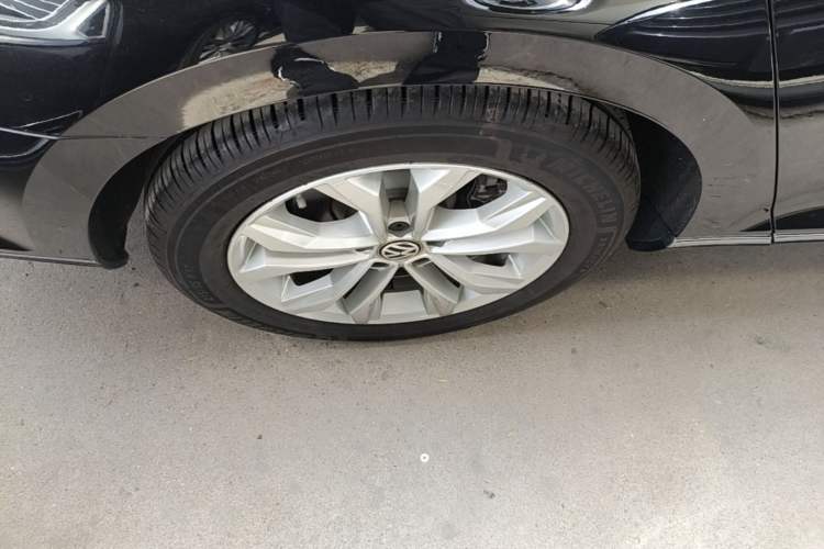 Used Volkswagen Magotan 2019 330TSI DSG Luxury Model China V Standard Right Rear Wheel Hub
