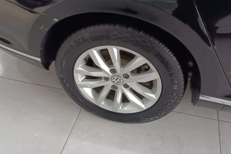 Used Volkswagen Magotan 2019 280TSI DSG Comfort Model China VI Standard Right Rear Wheel Hub