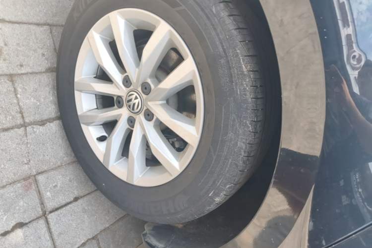 Used Volkswagen Magotan 2019 280TSI DSG Comfort Model China VI Standard Right Rear Wheel Hub