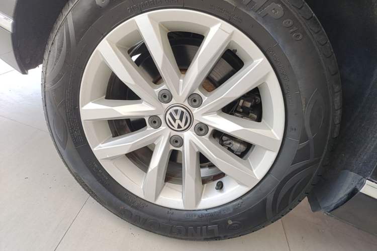 Used Volkswagen Magotan 2019 280TSI DSG Comfort Model China V Standard Right Rear Wheel Hub