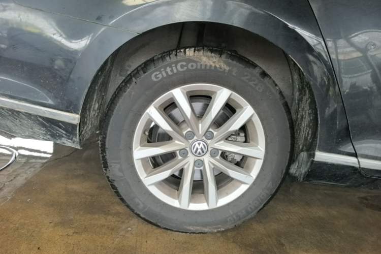 Used Volkswagen Magotan 2019 280TSI DSG Comfort Model China VI Standard Right Rear Wheel Hub