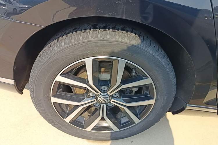 Used Volkswagen Magotan 2019 280TSI DSG Comfort Model China V Standard Right Rear Wheel Hub