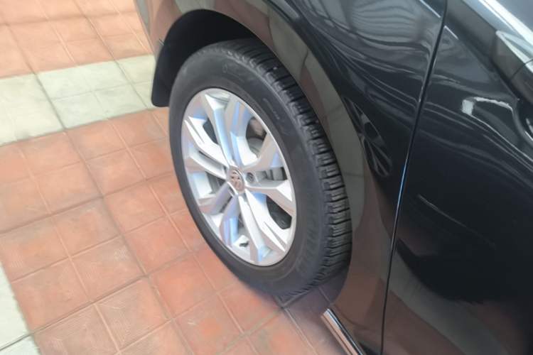 Used Volkswagen Magotan 2019 330TSI DSG Luxury Model China V Standard Right Rear Wheel Hub
