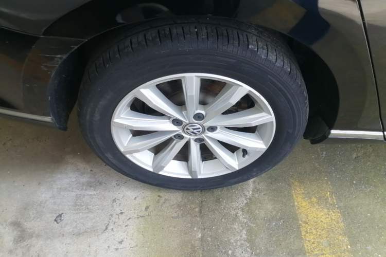 Used Volkswagen Magotan 2019 280TSI DSG Leading Model China VI Standard Right Rear Wheel Hub