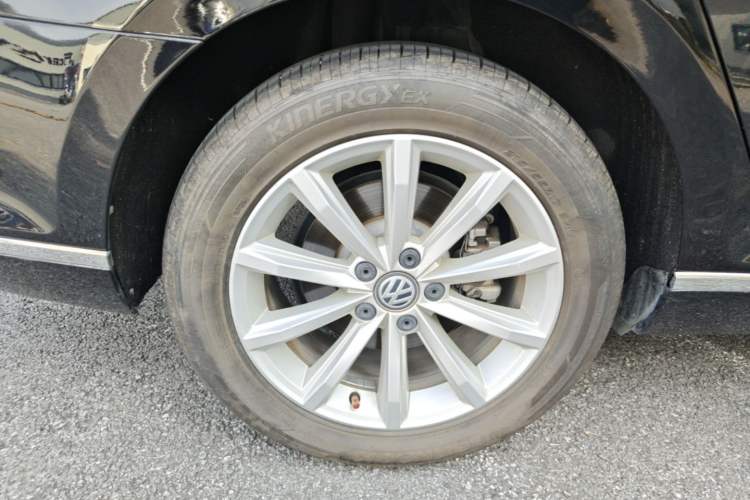 Used Volkswagen Magotan 2019 280TSI DSG Leading Model China VI Standard Right Rear Wheel Hub
