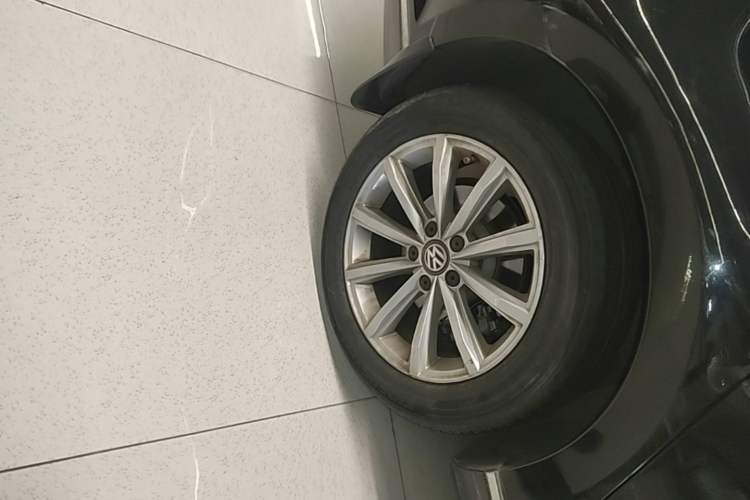 Used Volkswagen Magotan 2019 330TSI DSG Leading Edition China V Standard Right Rear Wheel Hub