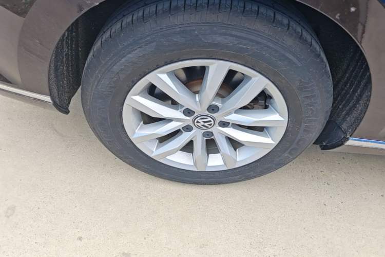 Used Volkswagen Magotan 2019 280TSI DSG Comfort Model China VI Standard Right Rear Wheel Hub