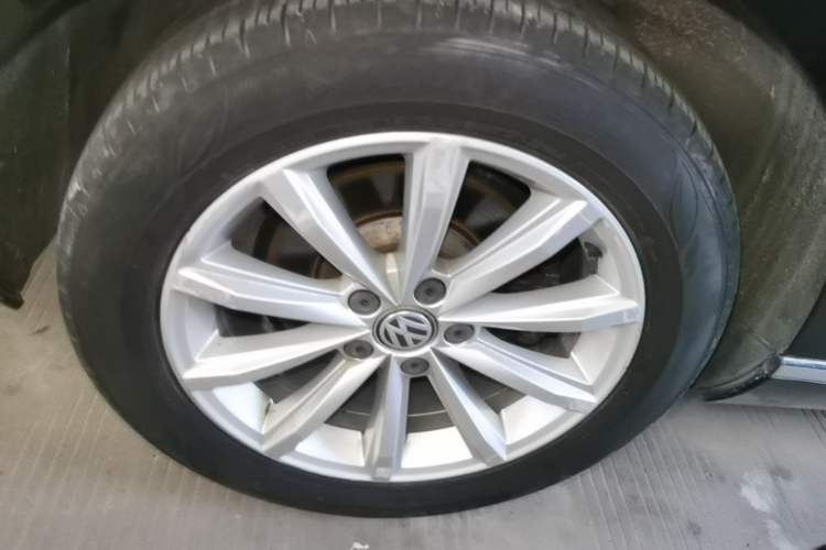 Used Volkswagen Magotan 2019 280TSI DSG Leading Model China V Standard Right Rear Wheel Hub