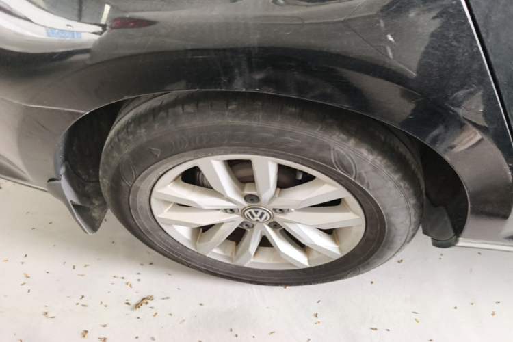 Used Volkswagen Magotan 2019 280TSI DSG Comfort Model China VI Standard Right Rear Wheel Hub