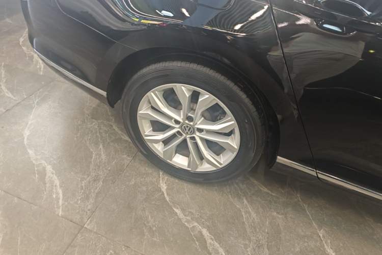 Used Volkswagen Magotan 2019 330TSI DSG Luxury Version China VI Standard Right Rear Wheel Hub
