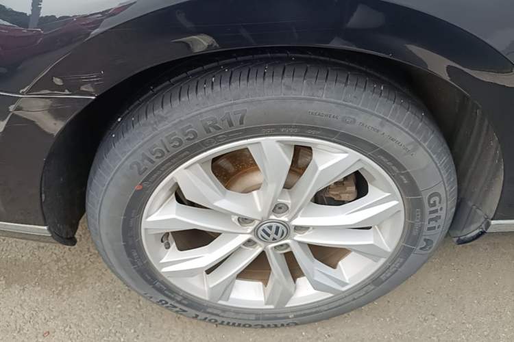 Used Volkswagen Magotan 2019 330TSI DSG Luxury Model China V Standard Right Rear Wheel Hub