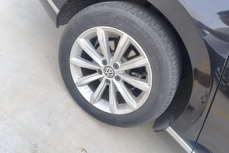 Used Volkswagen Magotan 2019 330TSI DSG Leading Edition China V Standard Right Rear Wheel Hub