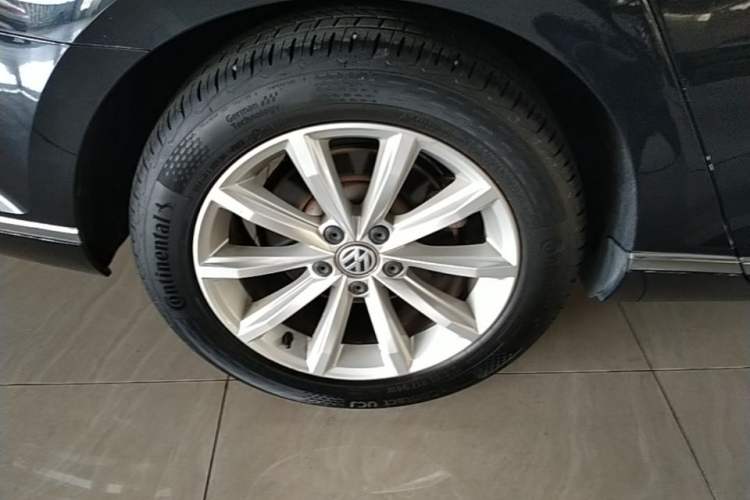 Used Volkswagen Magotan 2019 330TSI DSG Leading Model China VI Standard Right Rear Wheel Hub