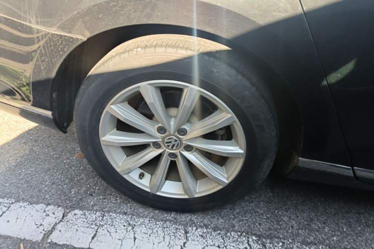 Used Volkswagen Magotan 2019 330TSI DSG Leading Edition China V Standard Right Rear Wheel Hub