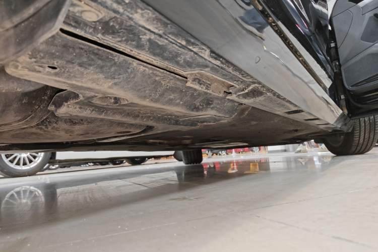 Used Volkswagen Magotan 2019 330TSI DSG Leading Edition China V Standard Right Side Sill
