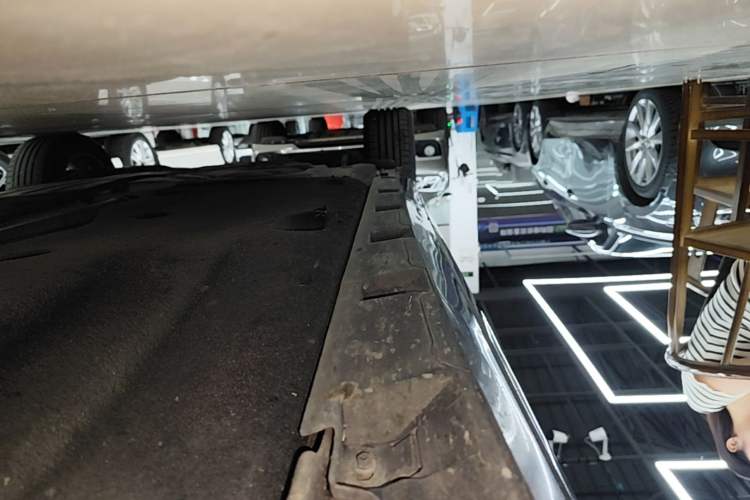 Used Volkswagen Magotan 2019 330TSI DSG Leading Model China VI Standard Right Side Sill