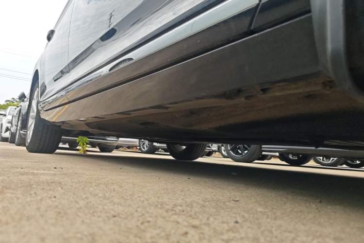 Used Volkswagen Magotan 2019 330TSI DSG Leading Model China VI Standard Right Side Sill
