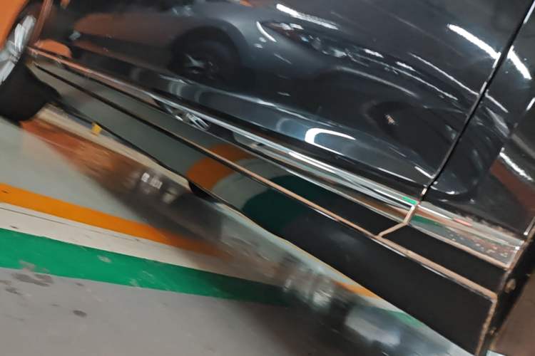 Used Volkswagen Magotan 2019 330TSI DSG Leading Edition China V Standard Right Side Sill