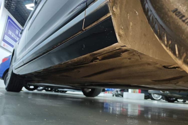 Used Volkswagen Magotan 2019 330TSI DSG Leading Model China VI Standard Right Side Sill