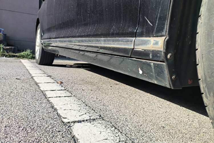 Used Volkswagen Magotan 2019 330TSI DSG Leading Edition China V Standard Right Side Sill