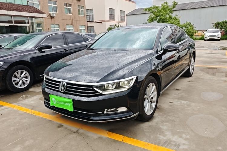 Used Volkswagen Magotan 2019 330TSI DSG Leading Model China VI Standard Guazi used car, China used car export, Used car for sale, Used  cars, Cheapest cars for sale