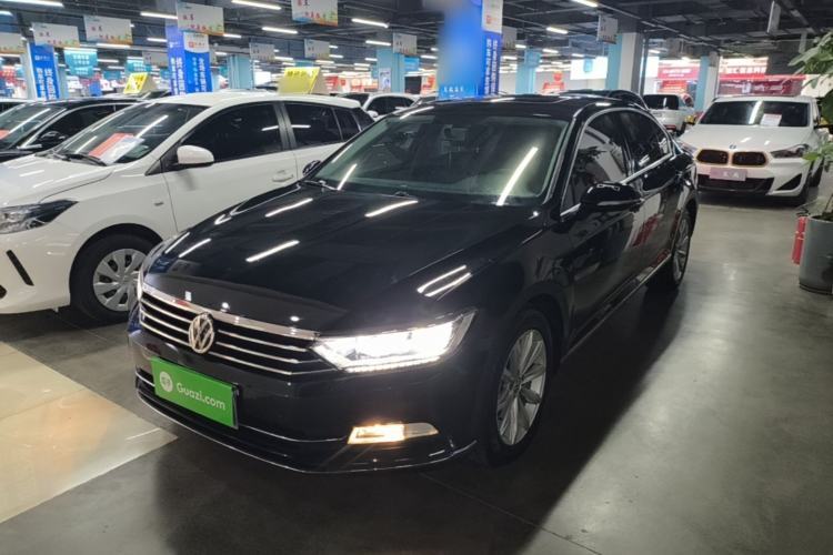 Used Volkswagen Magotan 2019 330TSI DSG Leading Model China VI Standard Guazi used car, China used car export, Used car for sale, Used cars, Cheapest cars for sale