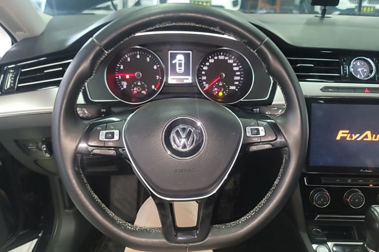 Used Volkswagen Magotan 2019 330TSI DSG Leading Edition China V Standard Steering Wheel