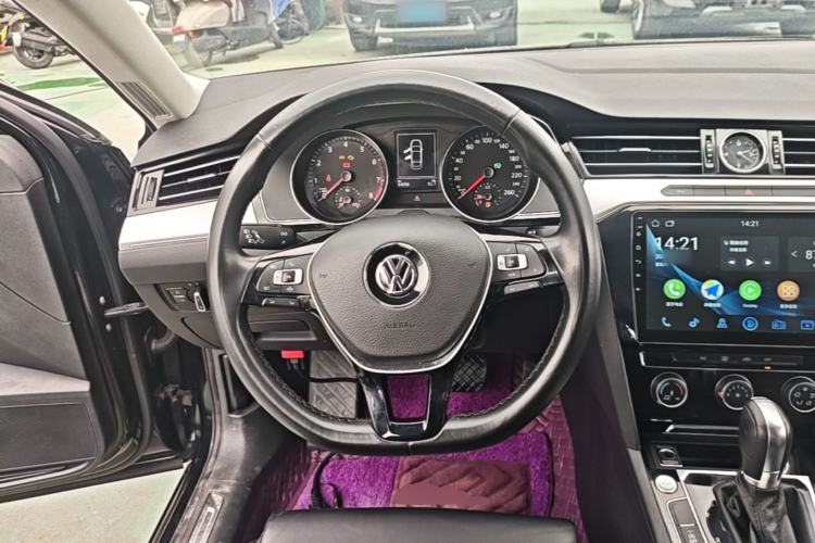 Used Volkswagen Magotan 2019 330TSI DSG Leading Model China VI Standard Steering Wheel