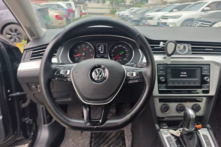 Used Volkswagen Magotan 2019 280TSI DSG Comfort Model China VI Standard Steering Wheel