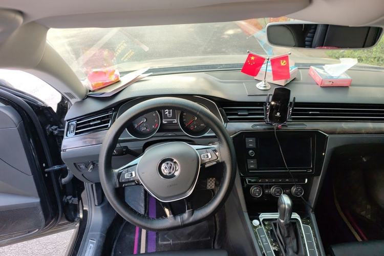 Used Volkswagen Magotan 2019 330TSI DSG Luxury Model China V Standard Steering Wheel
