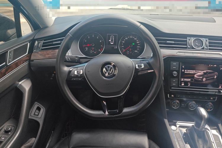 Used Volkswagen Magotan 2019 330TSI DSG Luxury Version China VI Standard Steering Wheel