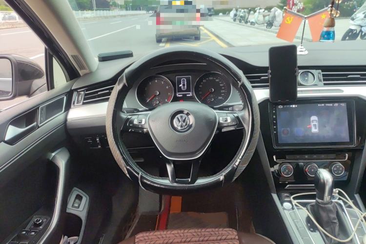 Used Volkswagen Magotan 2019 330TSI DSG Leading Model China VI Standard Steering Wheel