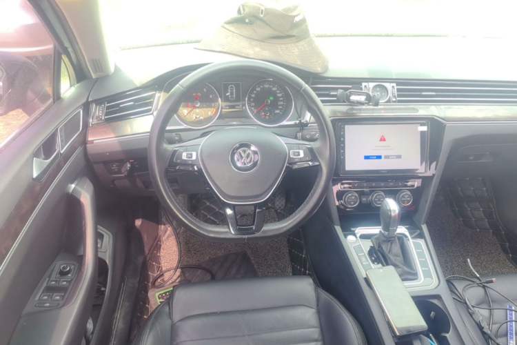 Used Volkswagen Magotan 2019 330TSI DSG Luxury Model China V Standard Steering Wheel