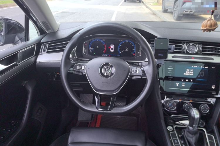 Used Volkswagen Magotan 2019 330TSI DSG Leading Edition China V Standard Steering Wheel