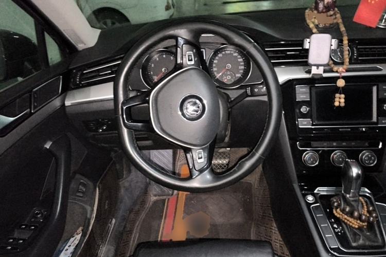 Used Volkswagen Magotan 2019 330TSI DSG Leading Model China VI Standard Steering Wheel