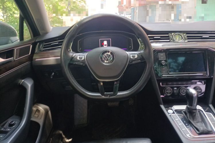 Used Volkswagen Magotan 2019 330TSI DSG Luxury Model China V Standard Steering Wheel