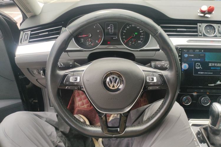 Used Volkswagen Magotan 2019 280TSI DSG Leading Model China V Standard Steering Wheel
