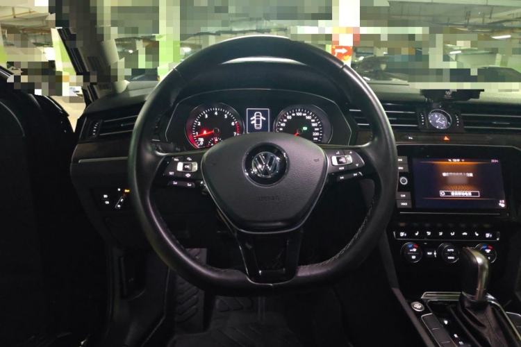Used Volkswagen Magotan 2019 330TSI DSG Luxury Version China VI Standard Steering Wheel