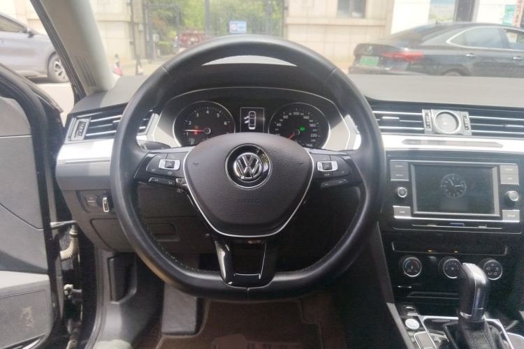 Used Volkswagen Magotan 2019 330TSI DSG Leading Model China VI Standard Steering Wheel